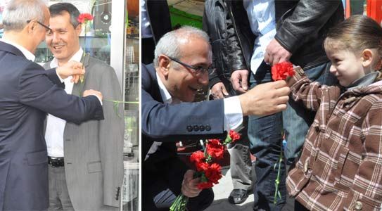 Ak Parti Yürüdü Bakan Karanfil Dağıttı