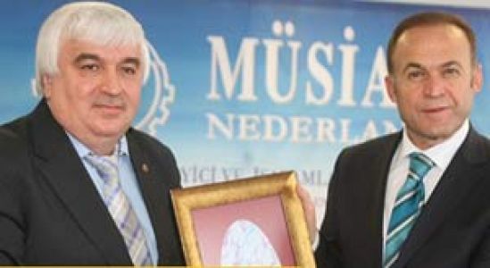 Akgün'den Hollanda Çıkarması
