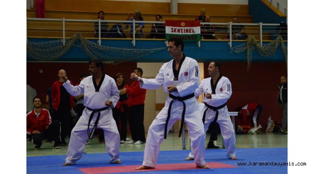 ALMANYA'DA KARAMAN RÜZGARI