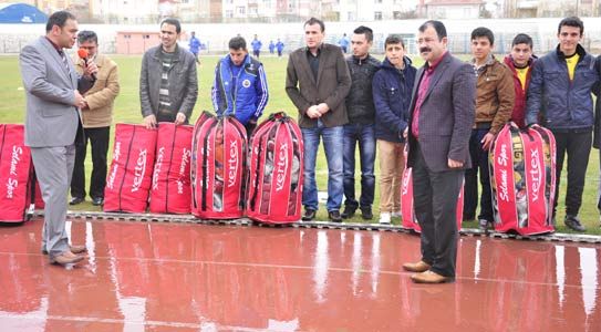 Amatör Spor Kuluplerine Malzeme Yardımı