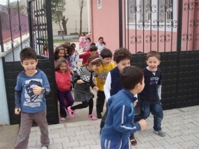 Anaokulu Öğrencilerine Yangın Tatbikatı