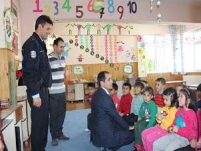 Anaokulunda Çocuklar Sevindirildi
