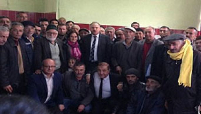 Arazi Sorunlarını Dinledi