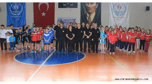BADMİNTON GRUP MÜSABAKALARI SONA ERDİ