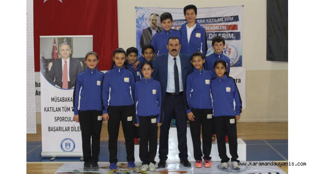 BADMİNTONDA YARI FİNALİSTLER..
