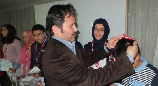 Başarı Gösteren Öğrenciler