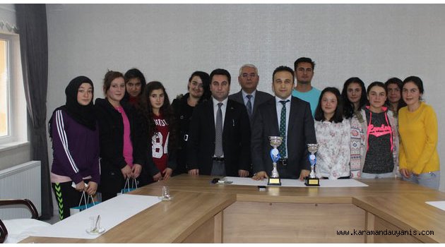 BAŞARILI SPORCULARDAN KAYMAKAMA ZİYARET