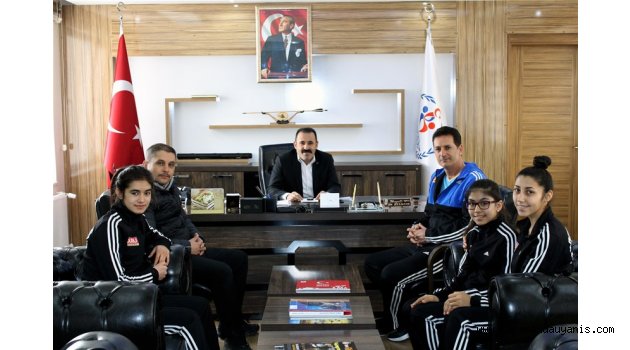 BAŞARILI SPORCULARDAN ZİYARET