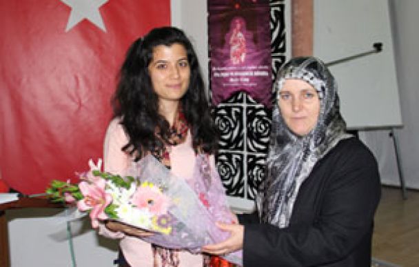 Bayanlara Aile İçi İletişim Anlatıldı