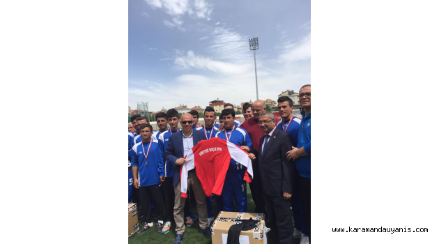 BELEDİYEDEN AMATÖR SPOR KULÜPLERİNE DESTEK