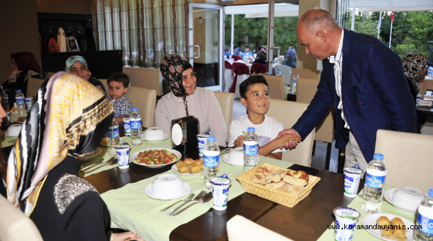 BELEDİYEDEN YETİM VE ÖKSÜZLERE İFTAR YEMEĞİ