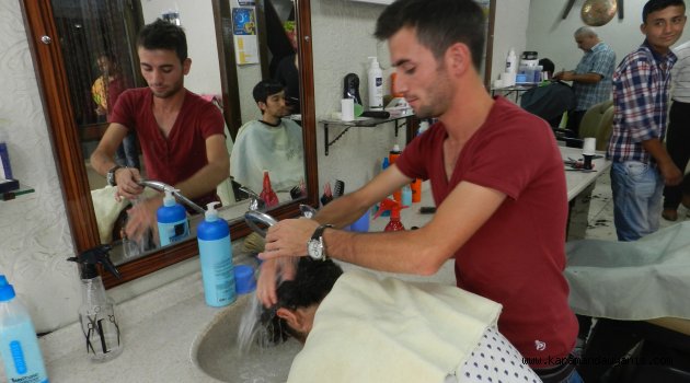 BERBERLER VE KUAFÖRLER BAYRAM ÖNCESİ TATİL YAPMAYACAK