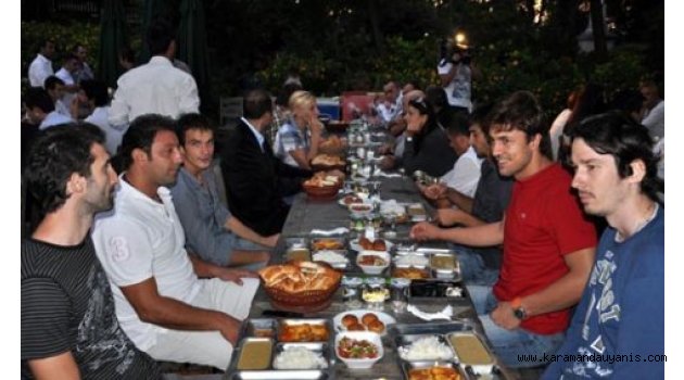 BEŞİKTAŞLILAR DERNEĞİNDEN İFTAR