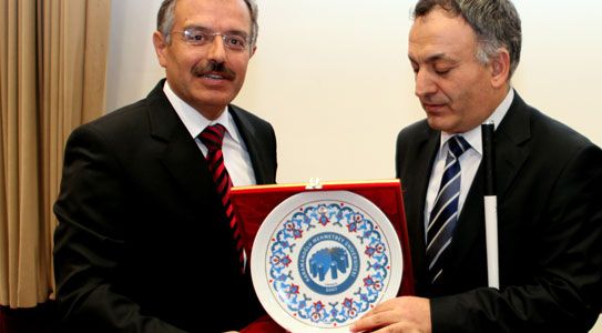 Bir Günde Üç Ayrı Konferans