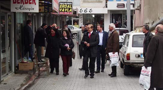 Chp Esnaf Ve Ev Ziyaretlerine Ağırlık Verdi