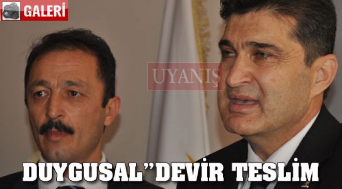 Çiçeklerle Karşıladı