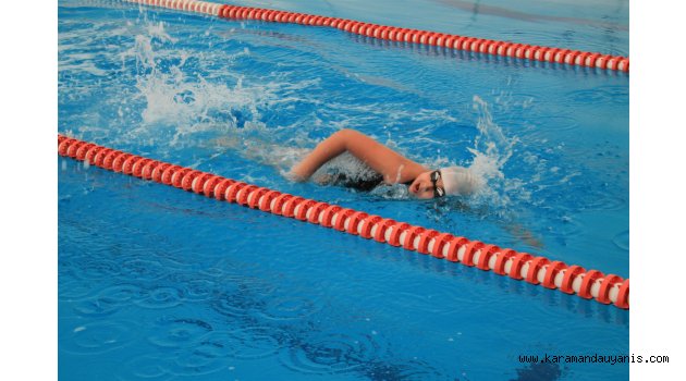 CUMHURİYET KUPASI YÜZME YARIŞLARI