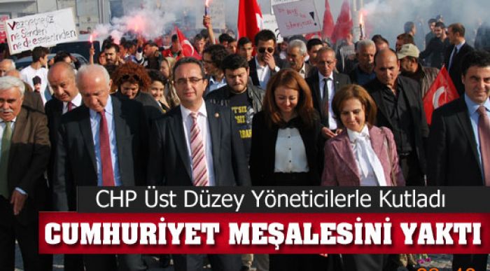 Cumhuriyet Meşalesi Yakıldı