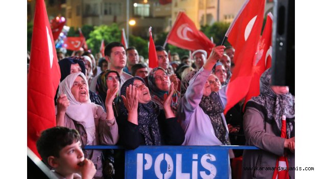 DEMOKRASİ NÖBETLERİ SONA ERİYOR