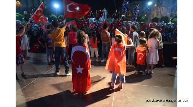 DEMOKRASİ NÖBETLERİ..
