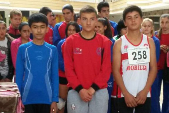 Emin Adımlarla Koşuyor