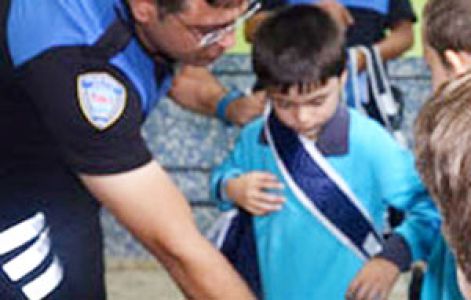 Emniyet’ten Anlamlı Yardım