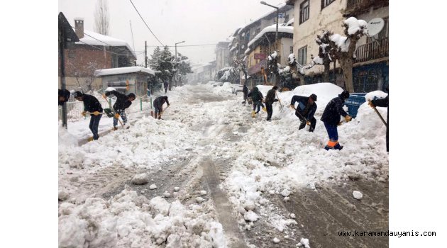 ERMENEK'TE OKULLAR TATİL EDİLDİ