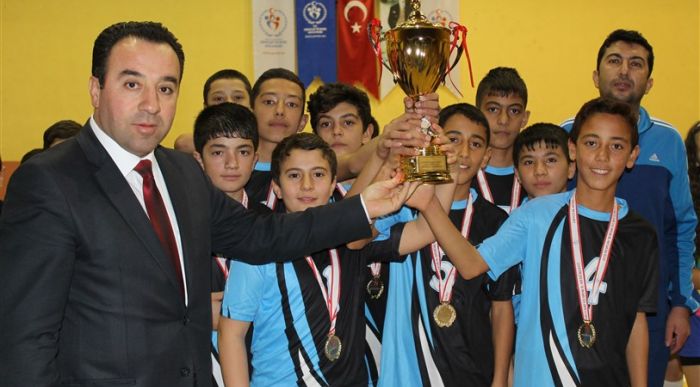 Filede Kız Ve Erkeklerde İbrahim Bey Ortaokulu Şampiyon