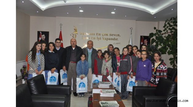 FOLKLOR EKİBİ ÖDÜLLENDİRİLDİ