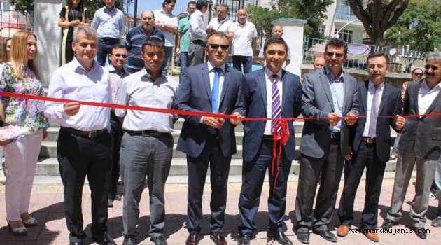 FOTOĞRAF VE RESİMLERİYLE DİKKAT ÇEKTİLER