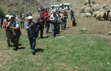 Fotoğrafçılar Taşkale'yi Gezdi