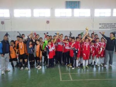 Futsal Sporunda Ödüller Verildi