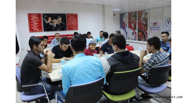 GENÇLİK MERKEZİNDEN İFTAR