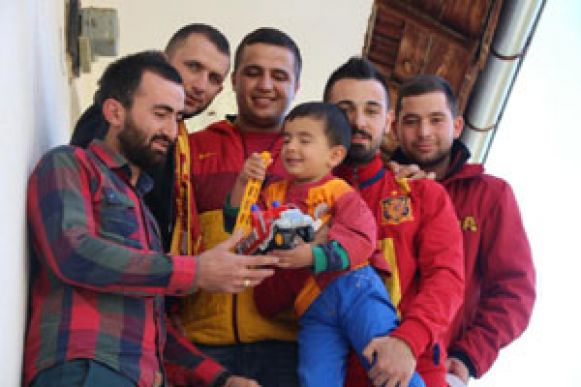 Gs Maçına Götürüyor