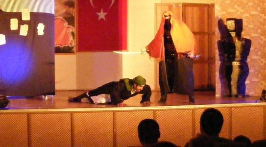 “gül Devri-ev” Tiyatrosu