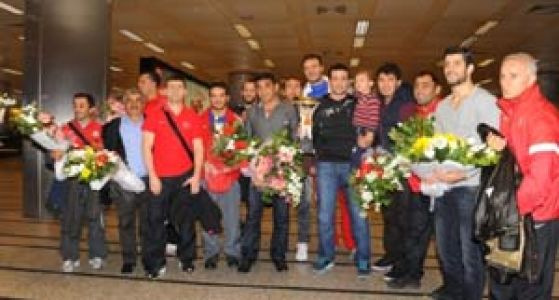 Güreşciler Rusya'da Şampiyonluğa Ulaştı