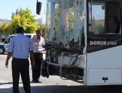 Halk Otobüsü Kaza Yaptı