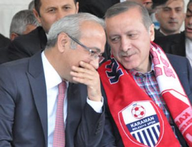 Hastanede Ziyaret Etti