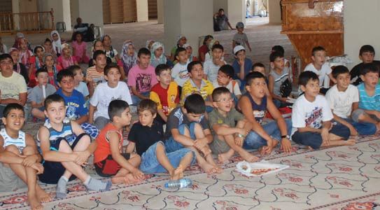 “haydi Çocuklar Camiye Koşalım