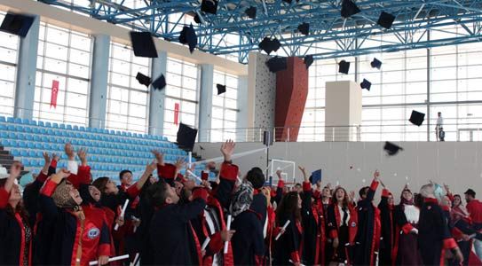 Hemşireler Kep Attı