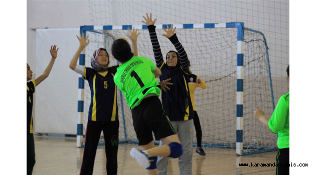 HENTBOL'DA HEYECAN DORUKTA