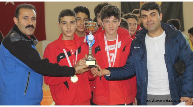 HENTBOLDA KUPALAR SAHİPLERİNİ BULDU