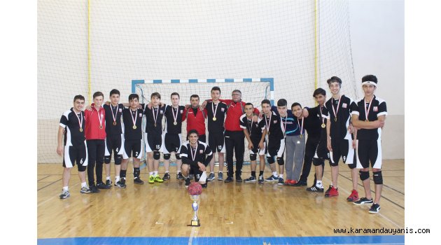 HENTBOLDA ŞAMPİYON LARENDE ANADOLU LİSESİ