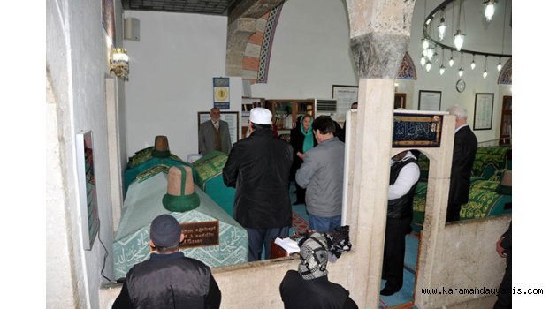 HZ MEVLANA' NIN ANNESİ VE AİLESİNİN KABİR ÖRTÜLERİ DEĞİŞTİ