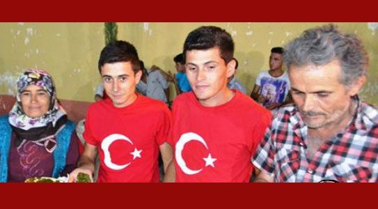 İki Oğlunu Birden Askere Uğurladı