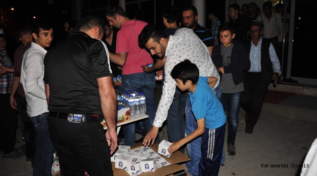 İkramda bulunmayı gelenek galine getiren...