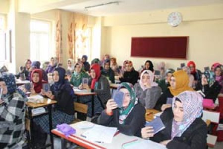 İlk Mezunlarını Verdi