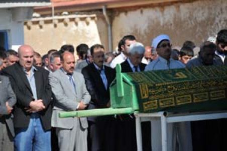 İntihar Eden Muhtar Defnedildi