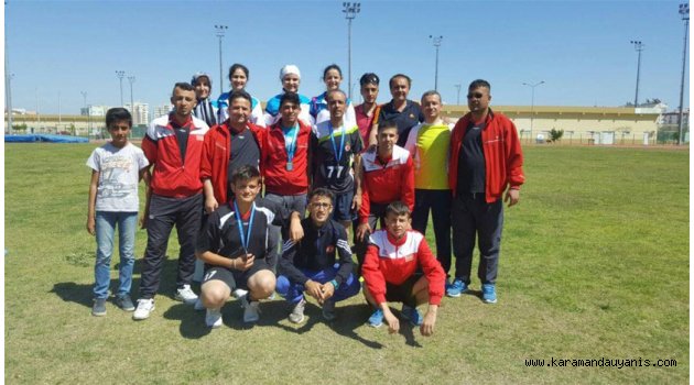 İŞİTME ENGELLİ ATLETLERDEN BÜYÜK BAŞARI