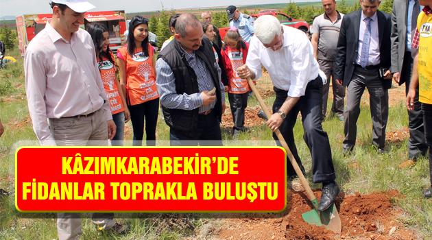 KÂZIMKARABEKİR’DE FİDANLAR TOPRAKLA BULUŞTU